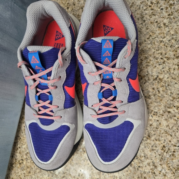 👟 NIKE ACG Grey Lowcate Athletic Trail Shoes , SIZE 10, like new! - Picture 14 of 16